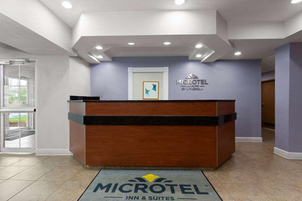 Microtel Inn And Suites - Zephyrhills Interior foto